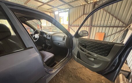 Hyundai Accent II, 2004 год, 200 000 рублей, 9 фотография