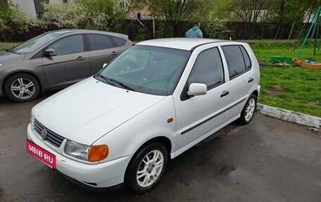 Volkswagen Polo III рестайлинг, 2000 год, 400 000 рублей, 2 фотография