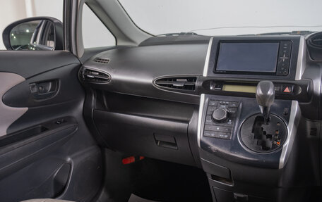 Toyota Wish II, 2010 год, 999 000 рублей, 12 фотография
