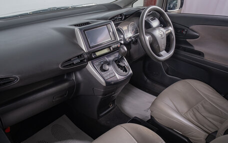 Toyota Wish II, 2010 год, 999 000 рублей, 17 фотография