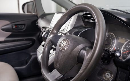 Toyota Wish II, 2010 год, 999 000 рублей, 14 фотография