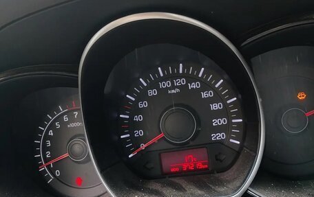 KIA Rio III рестайлинг, 2012 год, 900 000 рублей, 4 фотография