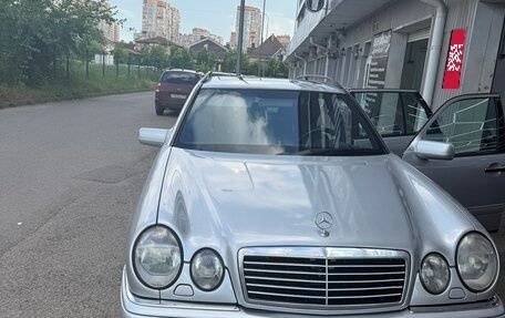 Mercedes-Benz E-Класс, 1999 год, 750 000 рублей, 1 фотография