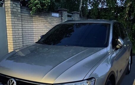 Volkswagen Tiguan II, 2019 год, 1 900 000 рублей, 1 фотография