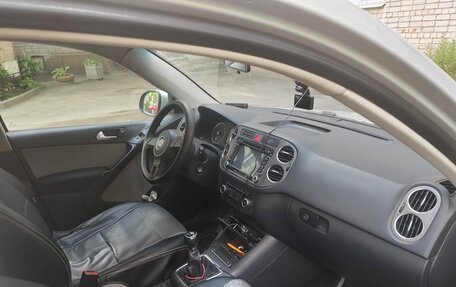 Volkswagen Tiguan I, 2010 год, 1 100 000 рублей, 3 фотография