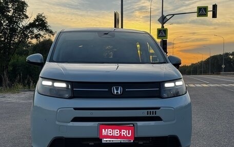 Honda Freed, 2024 год, 2 550 000 рублей, 2 фотография