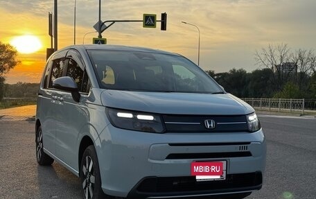 Honda Freed, 2024 год, 2 550 000 рублей, 4 фотография