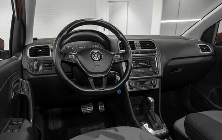 Volkswagen Polo VI (EU Market), 2016 год, 995 000 рублей, 7 фотография