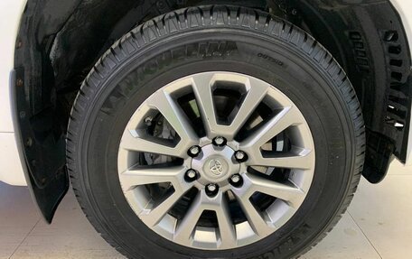Toyota Land Cruiser Prado 150 рестайлинг 2, 2016 год, 3 801 018 рублей, 17 фотография