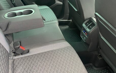 Volkswagen Tiguan II, 2018 год, 1 890 000 рублей, 12 фотография