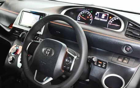 Toyota Sienta II, 2018 год, 1 550 000 рублей, 14 фотография