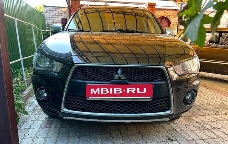 Mitsubishi Outlander III рестайлинг 3, 2010 год, 1 300 000 рублей, 9 фотография