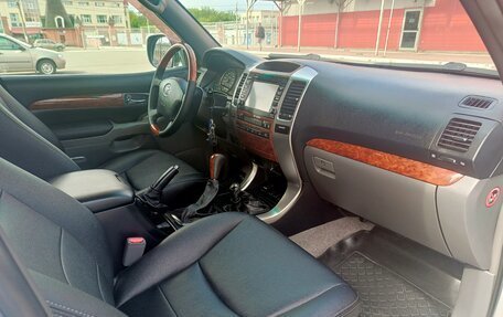 Toyota Land Cruiser Prado 120 рестайлинг, 2008 год, 1 750 000 рублей, 21 фотография