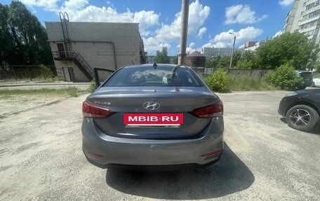 Hyundai Solaris II рестайлинг, 2017 год, 915 000 рублей, 4 фотография