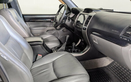 Toyota Land Cruiser Prado 120 рестайлинг, 2008 год, 2 099 500 рублей, 12 фотография