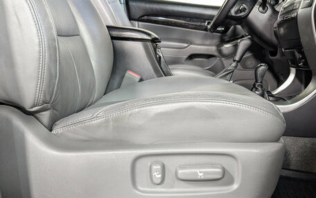 Toyota Land Cruiser Prado 120 рестайлинг, 2008 год, 2 099 500 рублей, 15 фотография