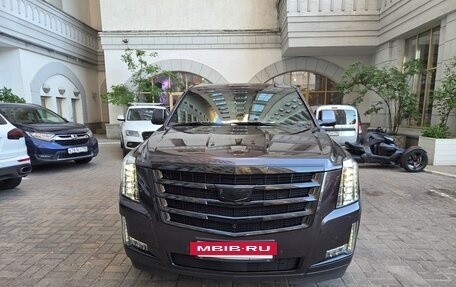 Cadillac Escalade IV, 2016 год, 3 600 000 рублей, 2 фотография