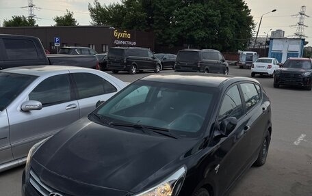 Hyundai Solaris II рестайлинг, 2016 год, 675 000 рублей, 2 фотография