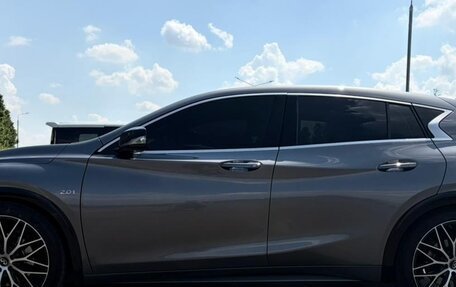 Infiniti Q30, 2018 год, 2 500 000 рублей, 9 фотография