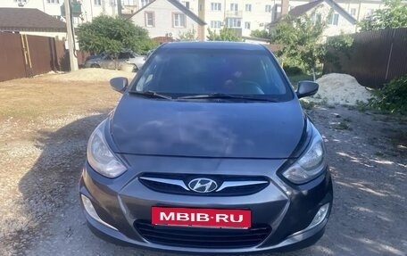 Hyundai Solaris II рестайлинг, 2012 год, 625 000 рублей, 2 фотография