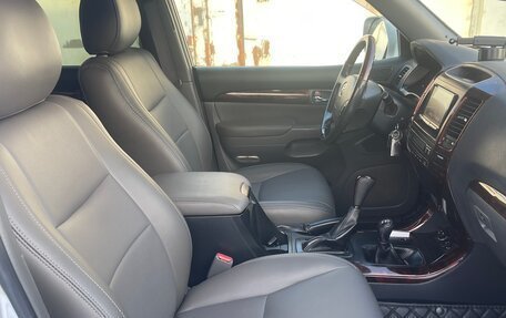 Toyota Land Cruiser Prado 120 рестайлинг, 2007 год, 4 000 000 рублей, 6 фотография