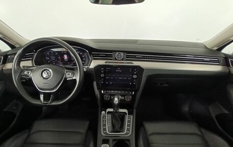 Volkswagen Passat B8 рестайлинг, 2019 год, 1 890 000 рублей, 11 фотография