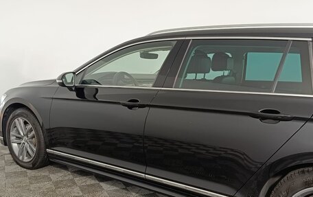 Volkswagen Passat B8 рестайлинг, 2019 год, 1 890 000 рублей, 21 фотография