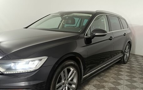 Volkswagen Passat B8 рестайлинг, 2019 год, 1 890 000 рублей, 22 фотография