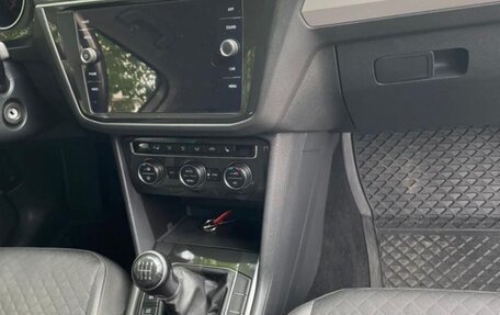 Volkswagen Tiguan II, 2019 год, 1 900 000 рублей, 8 фотография