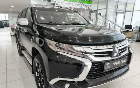 Mitsubishi Pajero Sport III рестайлинг, 2017 год, 2 350 000 рублей, 7 фотография