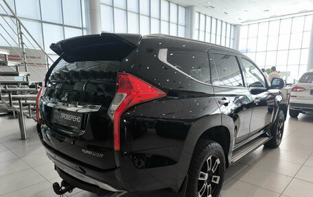 Mitsubishi Pajero Sport III рестайлинг, 2017 год, 2 350 000 рублей, 9 фотография