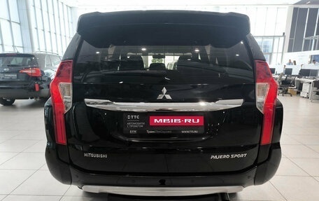 Mitsubishi Pajero Sport III рестайлинг, 2017 год, 2 350 000 рублей, 10 фотография