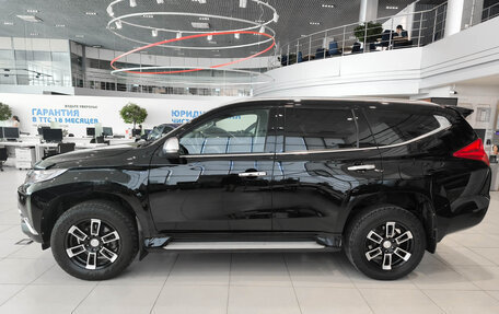 Mitsubishi Pajero Sport III рестайлинг, 2017 год, 2 350 000 рублей, 12 фотография