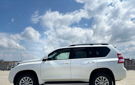 Toyota Land Cruiser Prado 150 рестайлинг 2, 2017 год, 4 219 000 рублей, 2 фотография