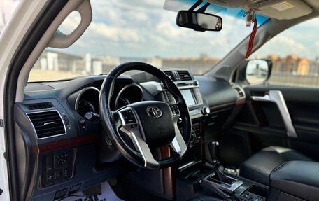 Toyota Land Cruiser Prado 150 рестайлинг 2, 2017 год, 4 219 000 рублей, 12 фотография