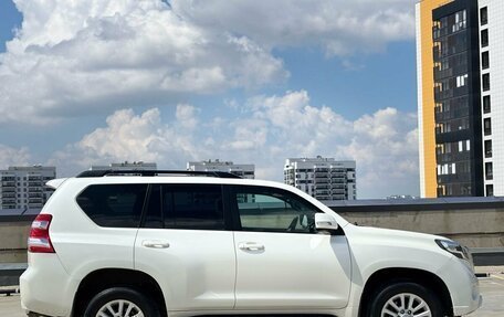 Toyota Land Cruiser Prado 150 рестайлинг 2, 2017 год, 4 219 000 рублей, 6 фотография
