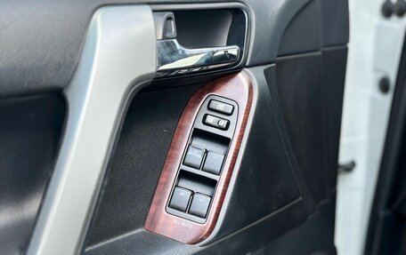 Toyota Land Cruiser Prado 150 рестайлинг 2, 2017 год, 4 219 000 рублей, 9 фотография