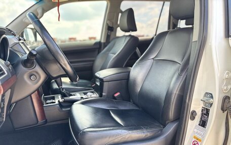 Toyota Land Cruiser Prado 150 рестайлинг 2, 2017 год, 4 219 000 рублей, 10 фотография