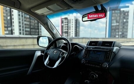 Toyota Land Cruiser Prado 150 рестайлинг 2, 2017 год, 4 219 000 рублей, 20 фотография