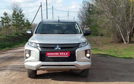 Mitsubishi L200 IV рестайлинг, 2021 год, 2 200 000 рублей, 3 фотография