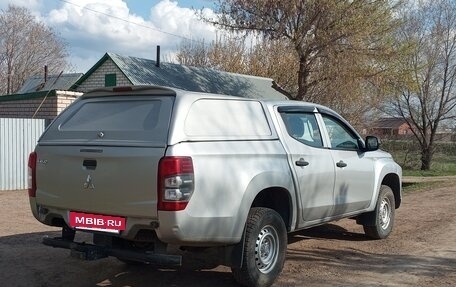 Mitsubishi L200 IV рестайлинг, 2021 год, 2 200 000 рублей, 5 фотография
