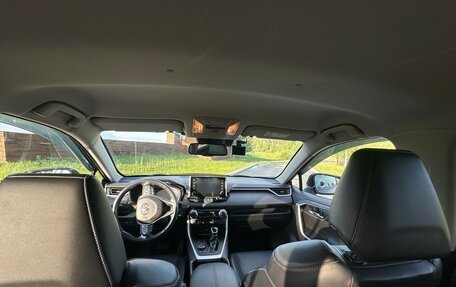 Toyota RAV4, 2020 год, 3 800 000 рублей, 10 фотография