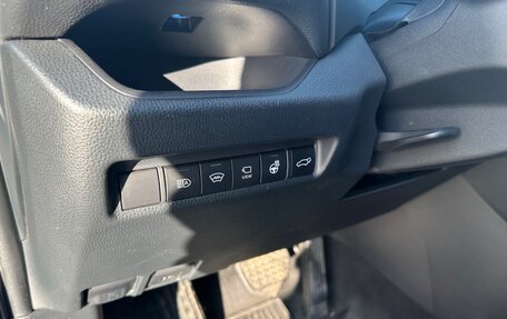 Toyota RAV4, 2020 год, 3 800 000 рублей, 9 фотография