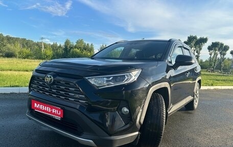 Toyota RAV4, 2020 год, 3 800 000 рублей, 3 фотография
