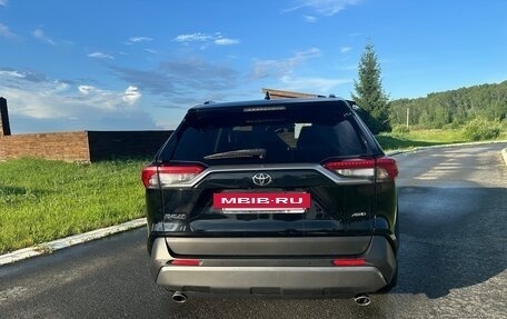 Toyota RAV4, 2020 год, 3 800 000 рублей, 5 фотография