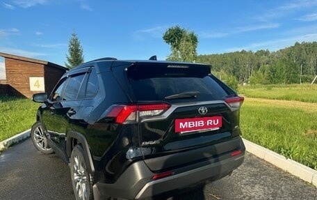 Toyota RAV4, 2020 год, 3 800 000 рублей, 6 фотография