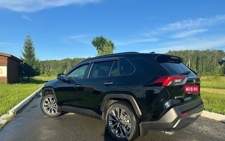 Toyota RAV4, 2020 год, 3 800 000 рублей, 7 фотография