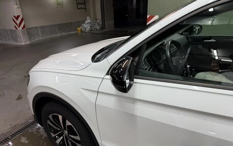 Volkswagen Tiguan II, 2020 год, 2 700 000 рублей, 2 фотография