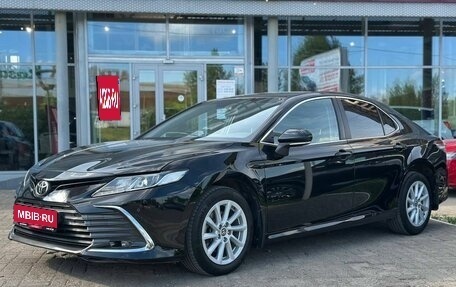 Toyota Camry, 2021 год, 2 600 000 рублей, 1 фотография