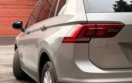 Volkswagen Tiguan II, 2018 год, 3 100 000 рублей, 1 фотография
